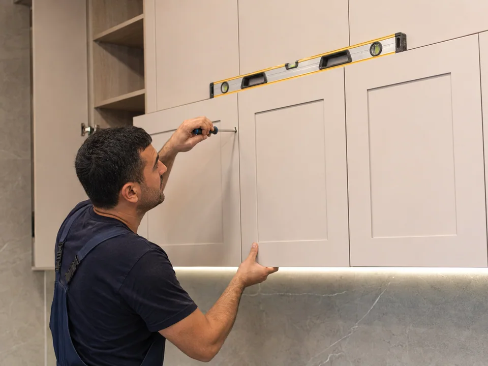 Mebel qapılarının tənzimlənməsi